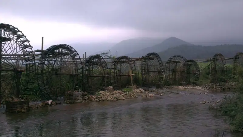 Big bamboo water wheels for irrigating crops on the Ma river