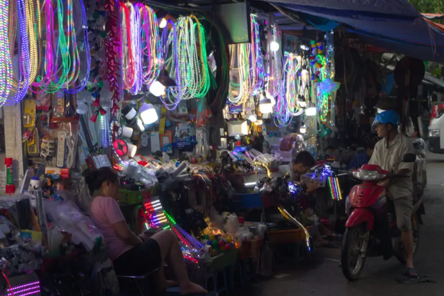 Peace market- Chợ Hoà Bình